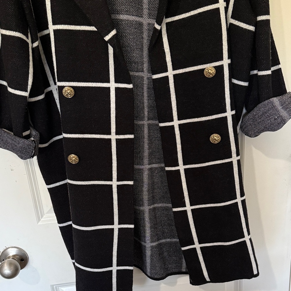 Anne Klein Black and White Knit Sweater - Picture 5 of 7